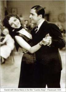 carlo gardel balla il tango argentino in un film d'epoca